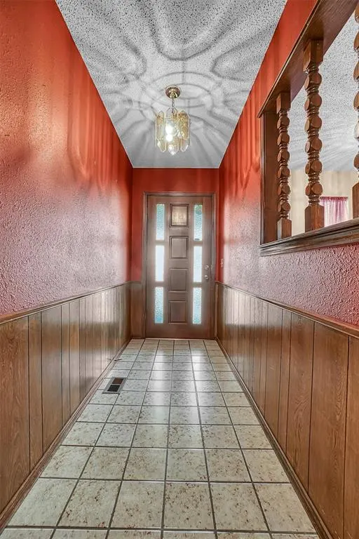 Photo 6 — 111 Shannon Drive, Elk City, OK 73644