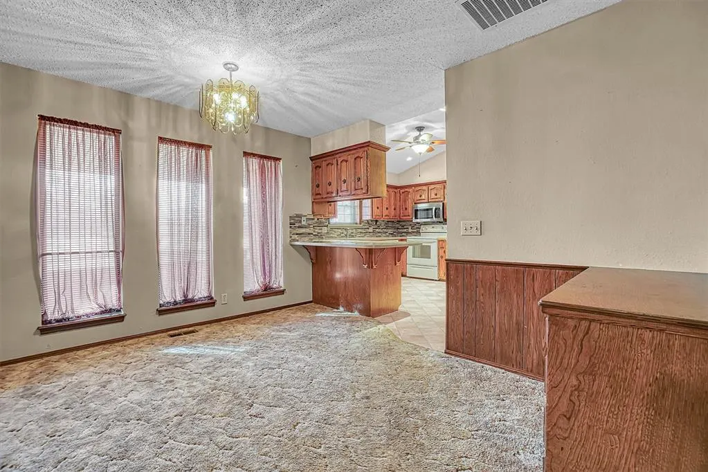 Photo 7 — 111 Shannon Drive, Elk City, OK 73644