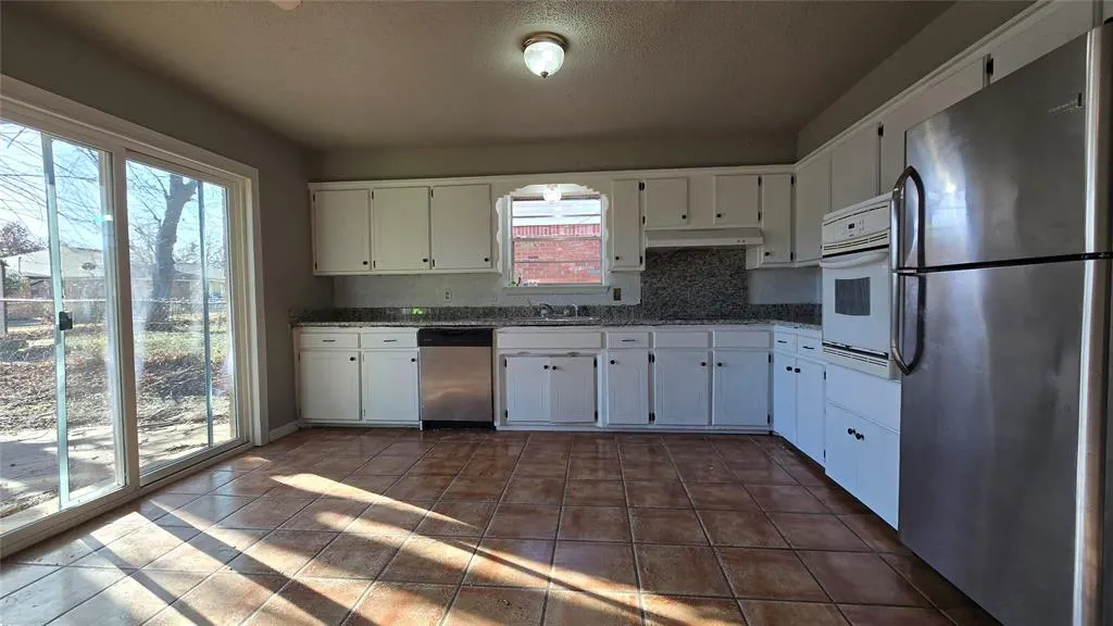 Photo 4 — 8208 NW 28th Terrace, Bethany, OK 73008