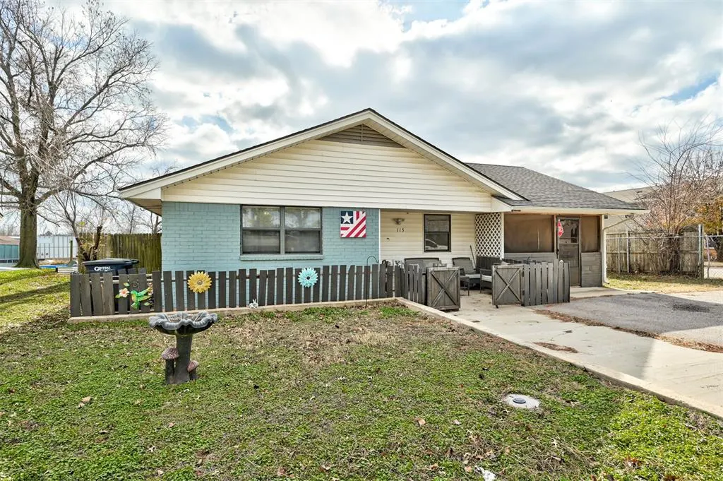 Photo 5 — 115 W Green Street, Meeker, OK 74855