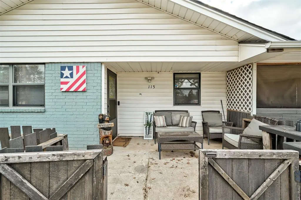 Photo 6 — 115 W Green Street, Meeker, OK 74855