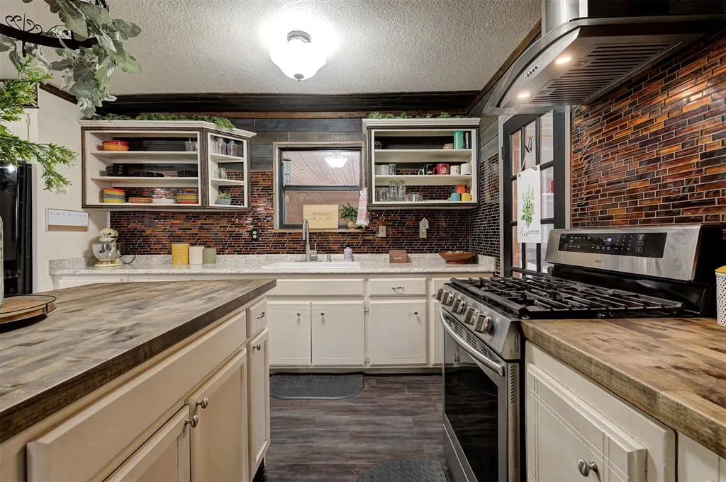Photo 12 — 115 W Green Street, Meeker, OK 74855