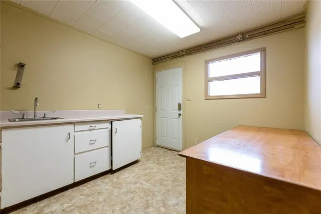 Photo 4 — 517 W 2nd Street, Elk City, OK 73644