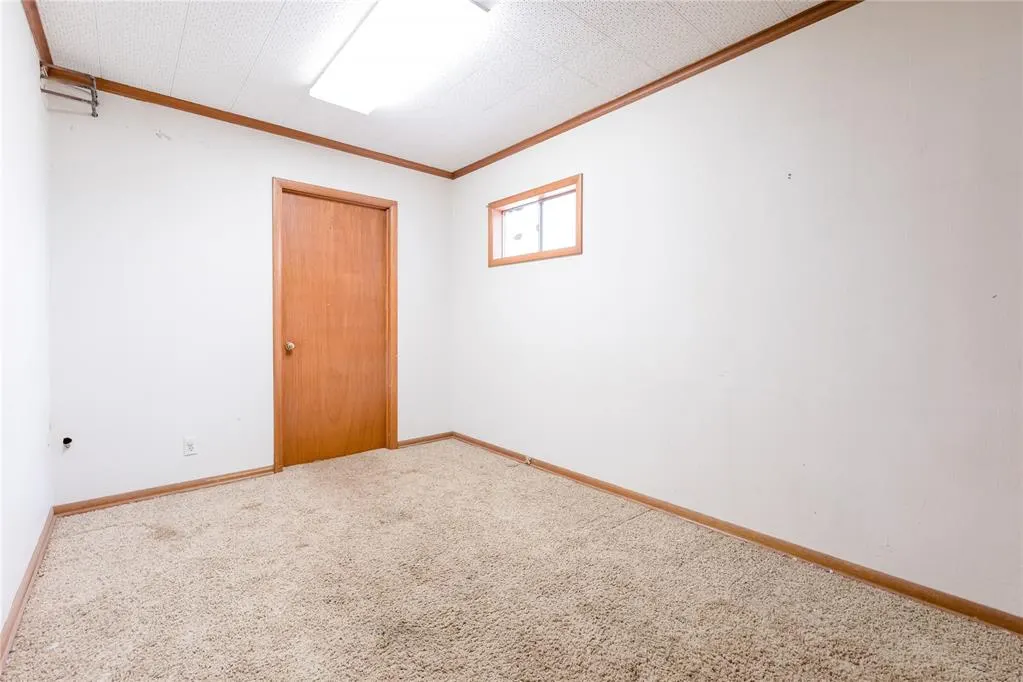 Photo 5 — 517 W 2nd Street, Elk City, OK 73644