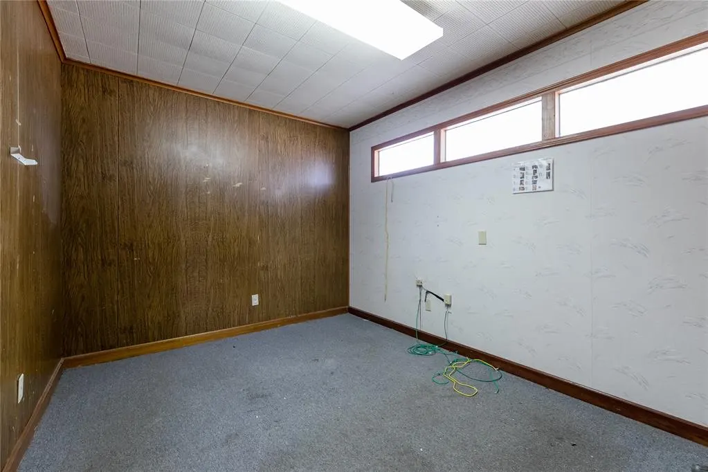 Photo 7 — 517 W 2nd Street, Elk City, OK 73644