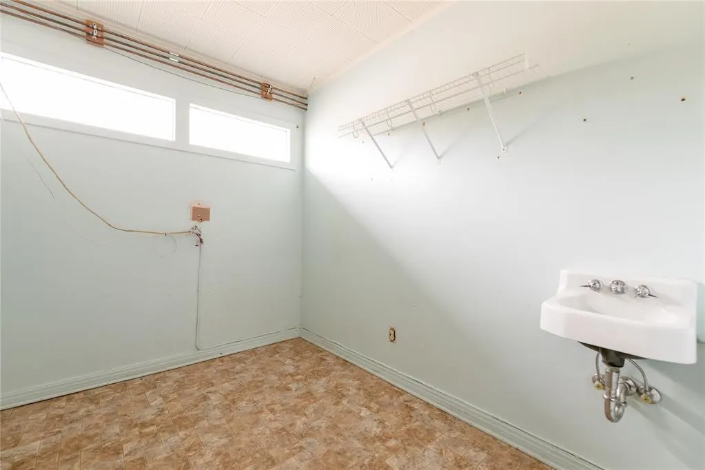 Photo 9 — 517 W 2nd Street, Elk City, OK 73644