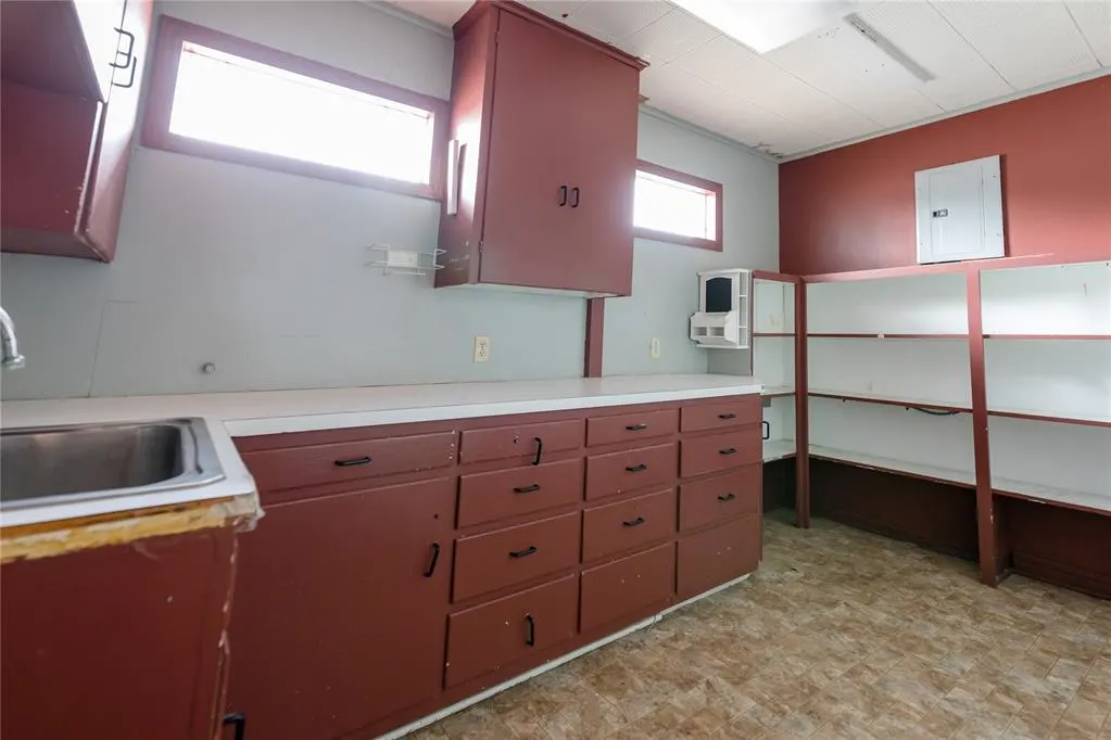 Photo 12 — 517 W 2nd Street, Elk City, OK 73644