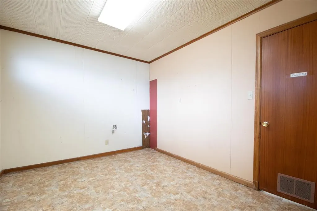 Photo 13 — 517 W 2nd Street, Elk City, OK 73644