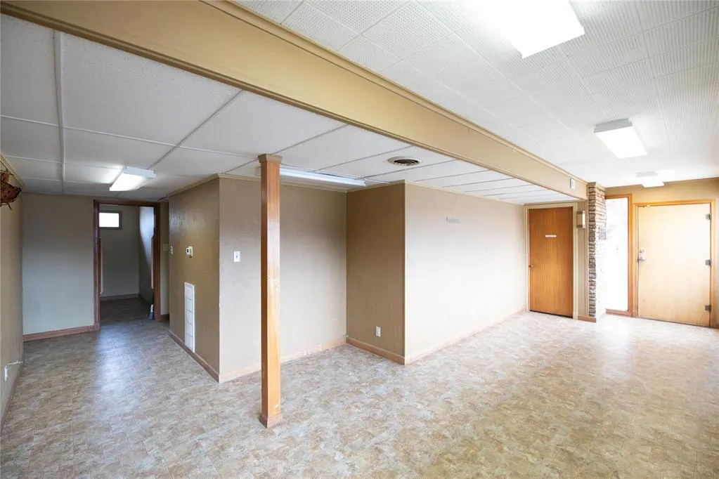 Photo 15 — 517 W 2nd Street, Elk City, OK 73644
