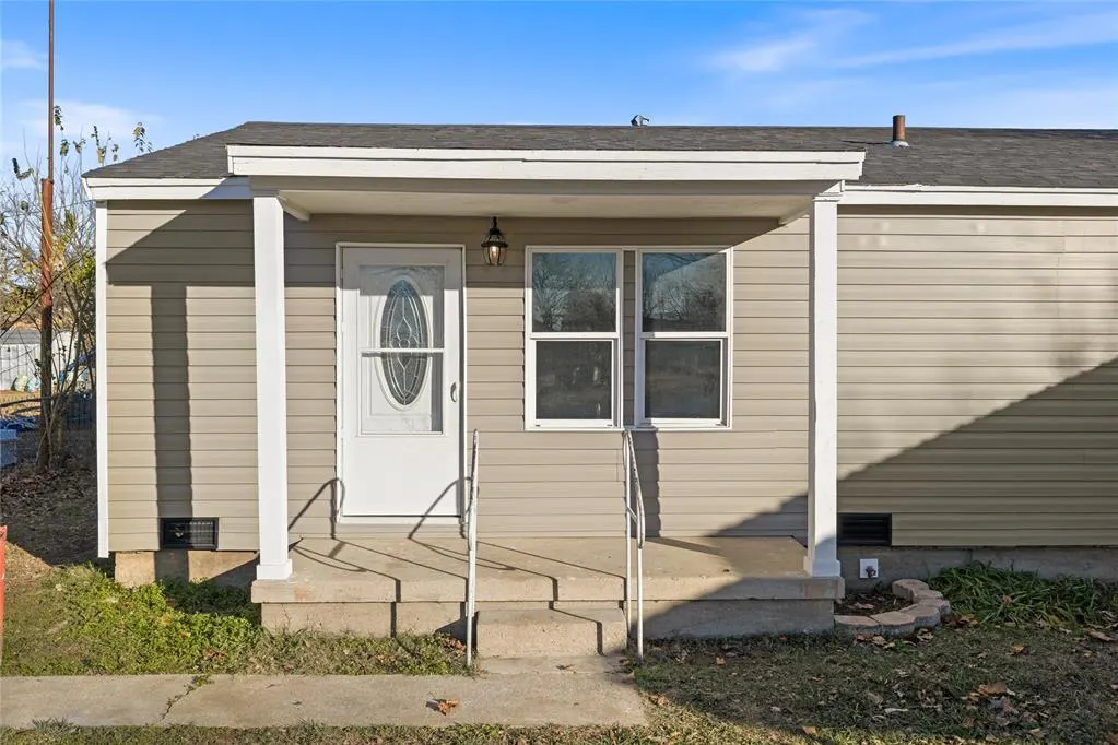 Photo 3 — 406 N 2nd Street, Ringling, OK 73456