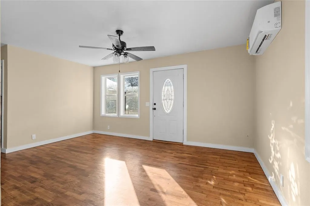 Photo 5 — 406 N 2nd Street, Ringling, OK 73456