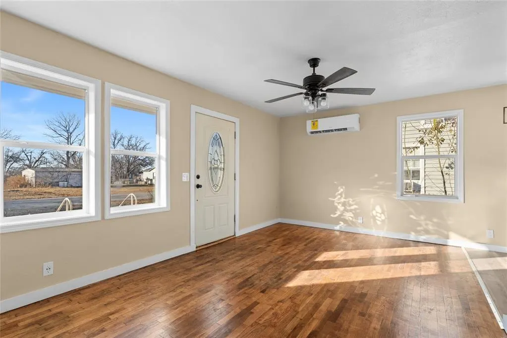 Photo 6 — 406 N 2nd Street, Ringling, OK 73456