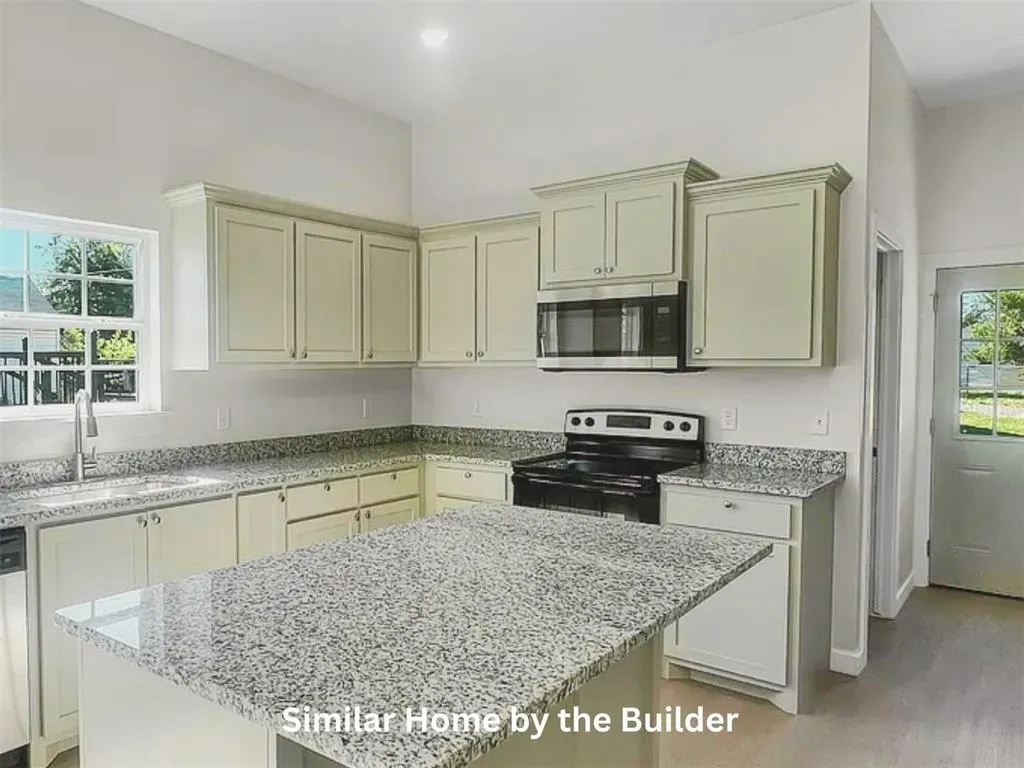 Photo 3 — 412 NW Arlington Avenue, Lawton, OK 73507