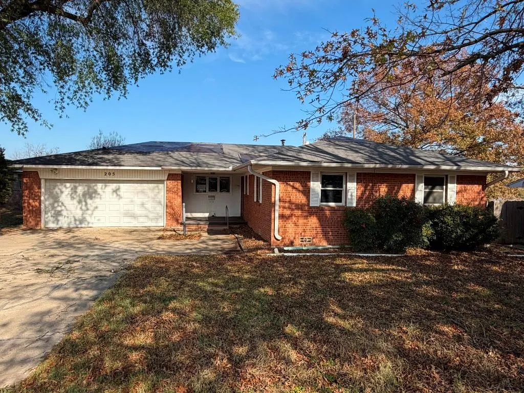 Front exterior — 205 NW 15th Avenue, Ardmore, OK 73401