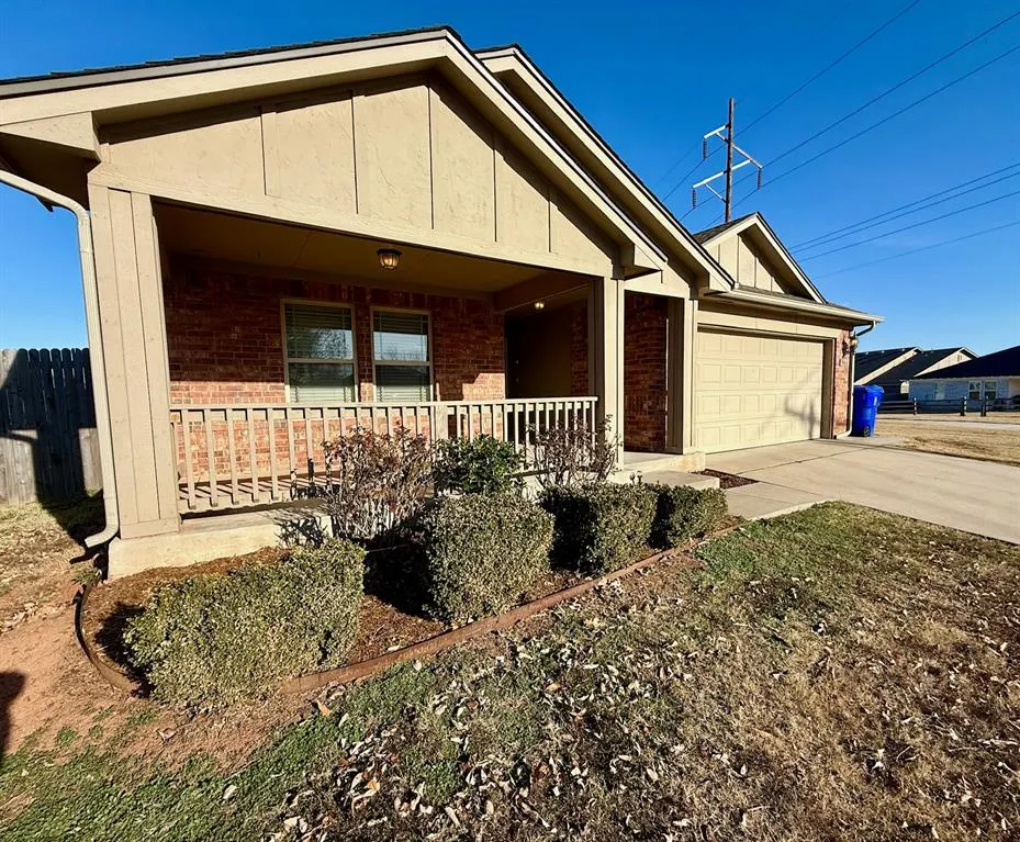 Photo 3 — 901 Blue Fish Road, Norman, OK 73069