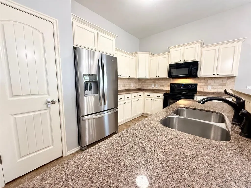 Photo 9 — 901 Blue Fish Road, Norman, OK 73069