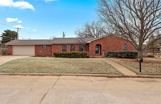 Front exterior — 1207 N Kansas, Weatherford, OK 73096