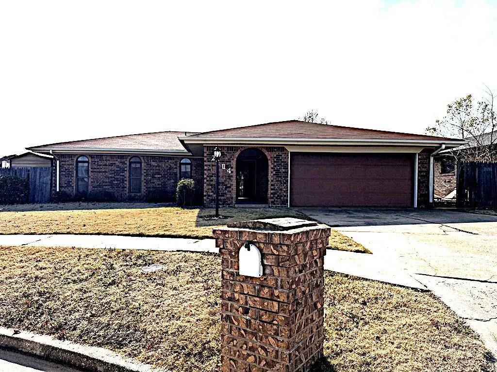 Front exterior — 2504 SW 92nd Street, Oklahoma City, OK 73159