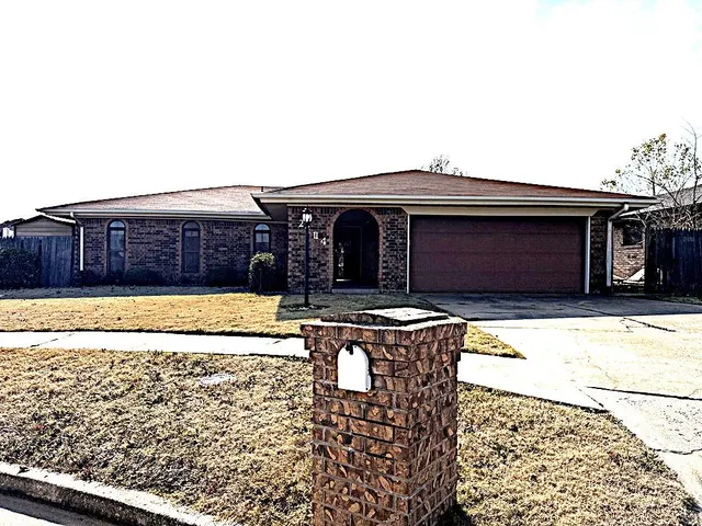 Front exterior — 2504 SW 92nd Street, Oklahoma City, OK 73159