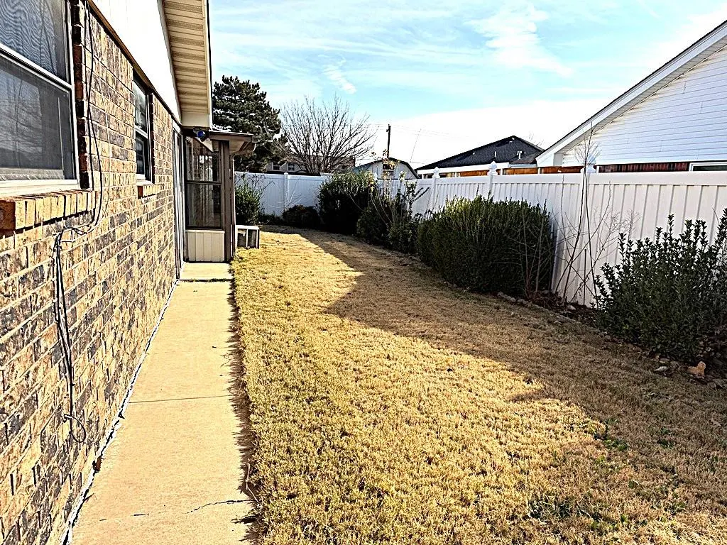 Photo 3 — 2504 SW 92nd Street, Oklahoma City, OK 73159