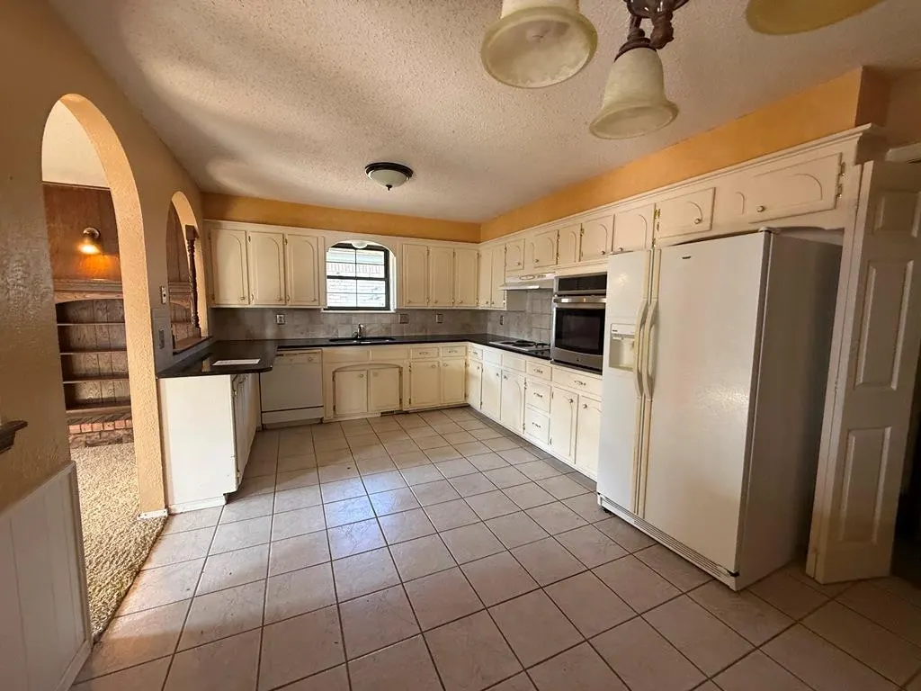 Photo 17 — 2504 SW 92nd Street, Oklahoma City, OK 73159