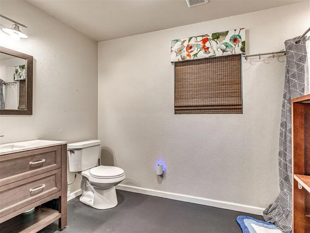 Photo 33 — 7800 NW 37th Street, Bethany, OK 73008