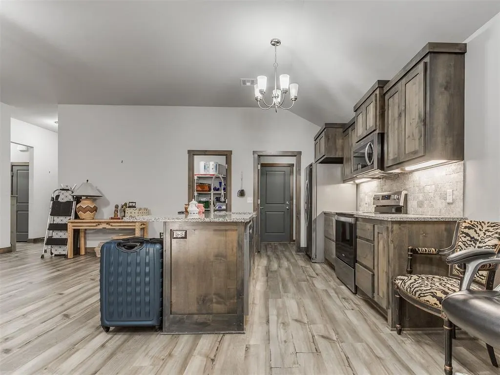 Photo 15 — 210 S 7th Street, Noble, OK 73068