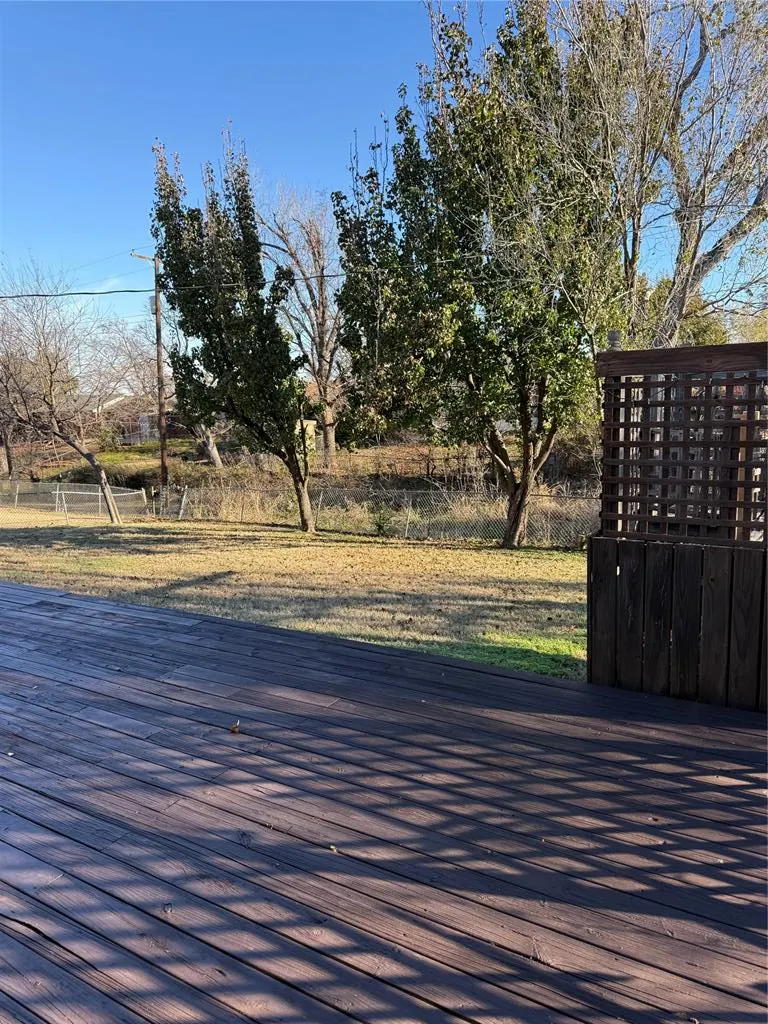 Photo 11 — 6520 N Grove Avenue, Warr Acres, OK 73132