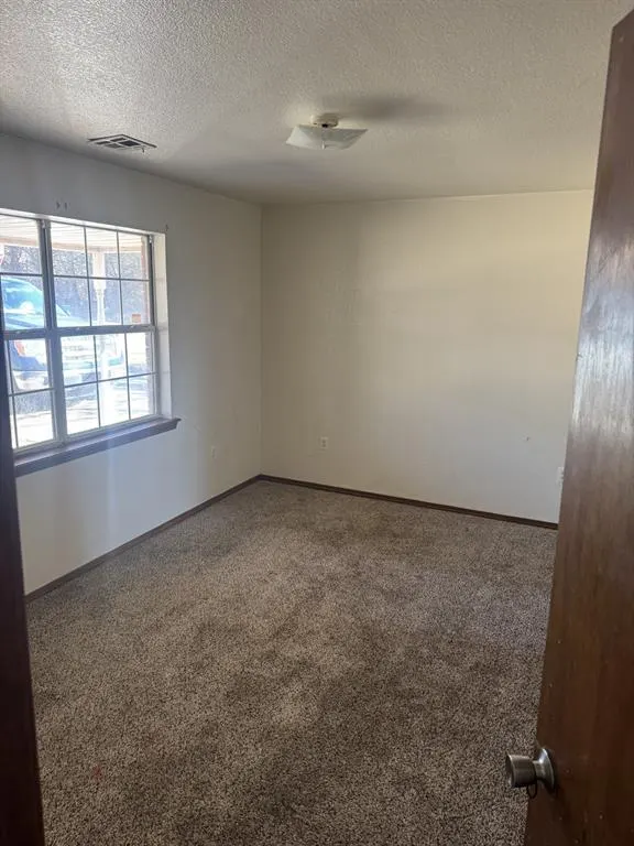 Photo 3 — 1327 E Fay Street, Shawnee, OK 74801