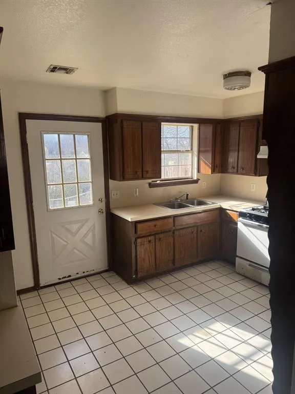 Photo 5 — 1327 E Fay Street, Shawnee, OK 74801