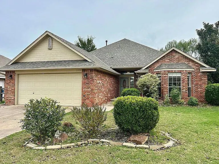 Front exterior — 2908 Longmeadow, Edmond, OK 73003