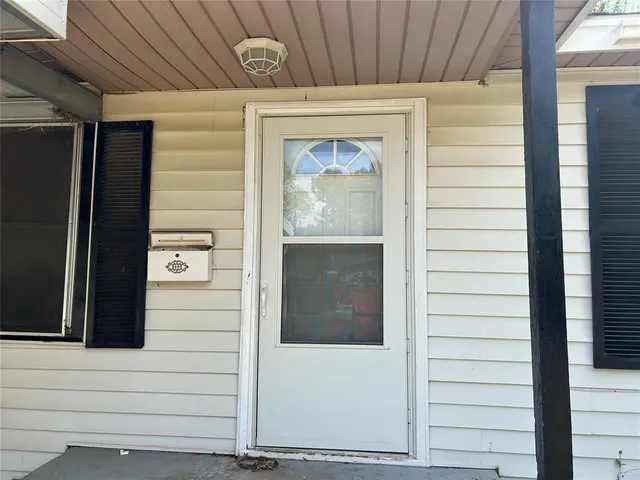 Photo 3 — 707 S 2nd Street, Yukon, OK 73099