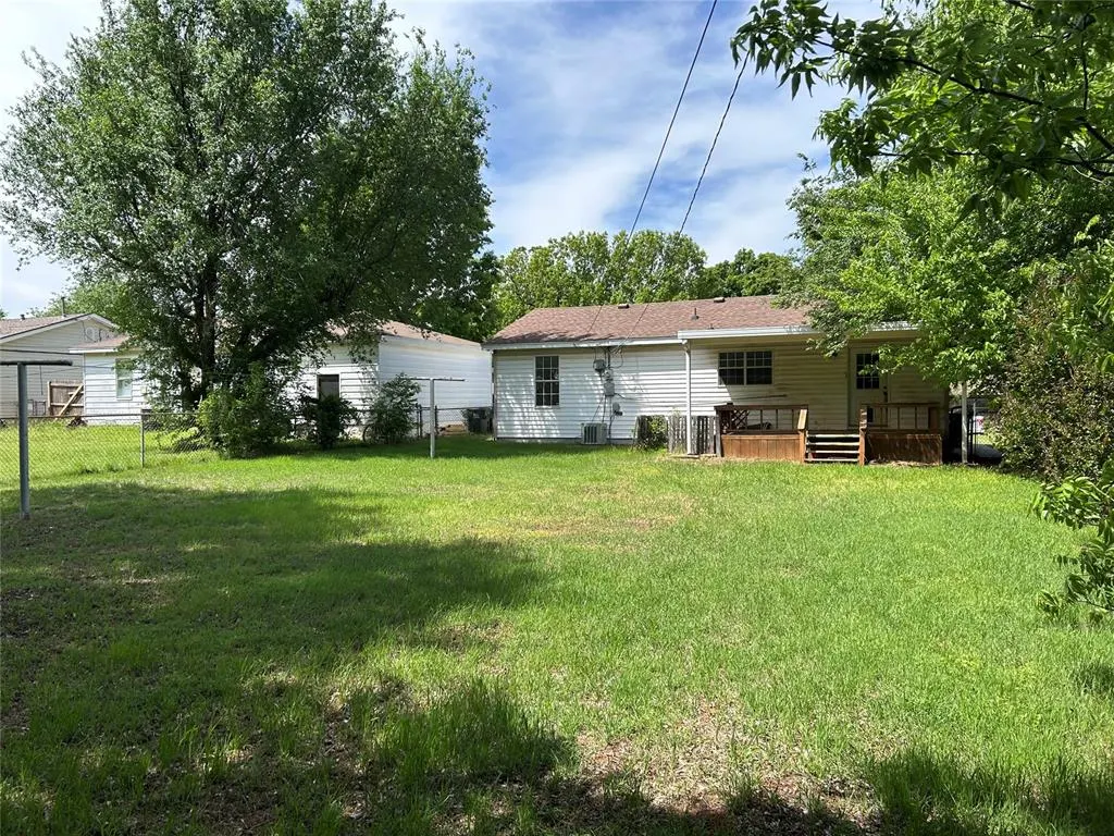 Photo 12 — 707 S 2nd Street, Yukon, OK 73099