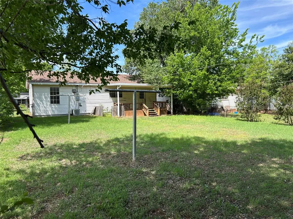 Photo 14 — 707 S 2nd Street, Yukon, OK 73099