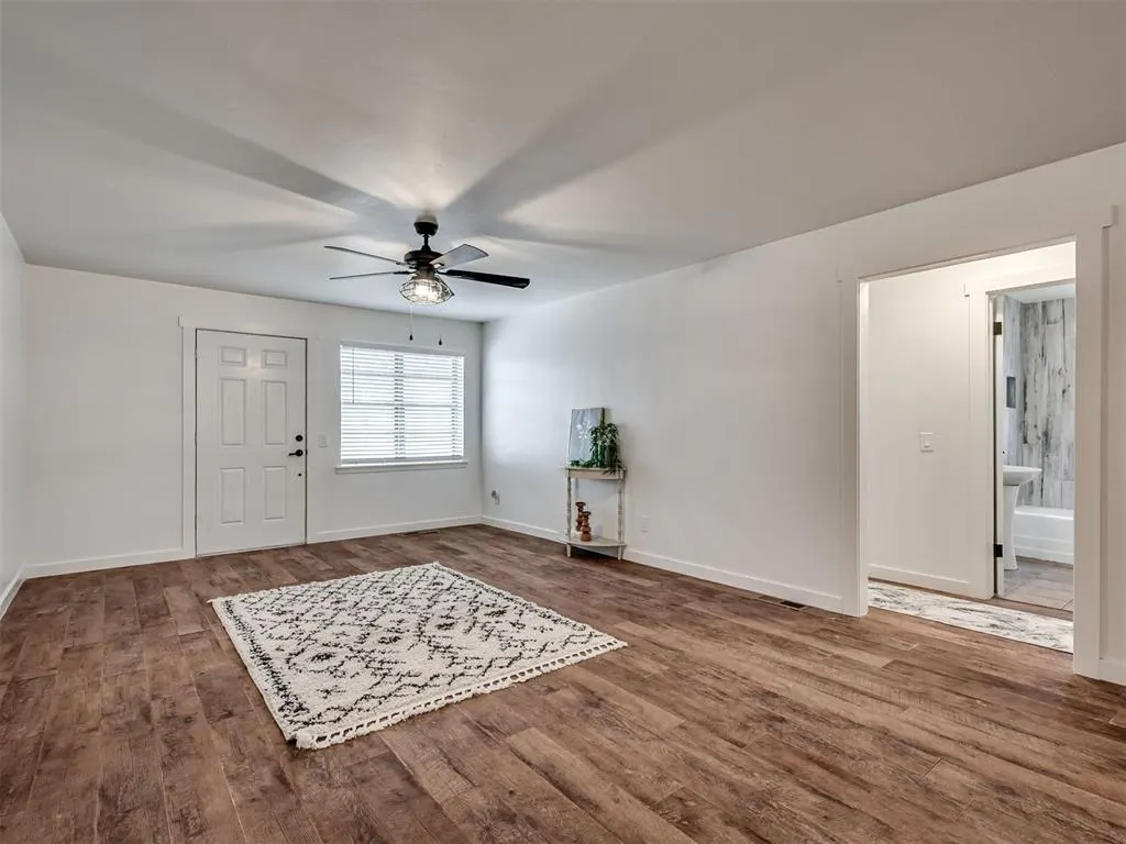 Photo 10 — 221 SW 6th Street, Blanchard, OK 73010