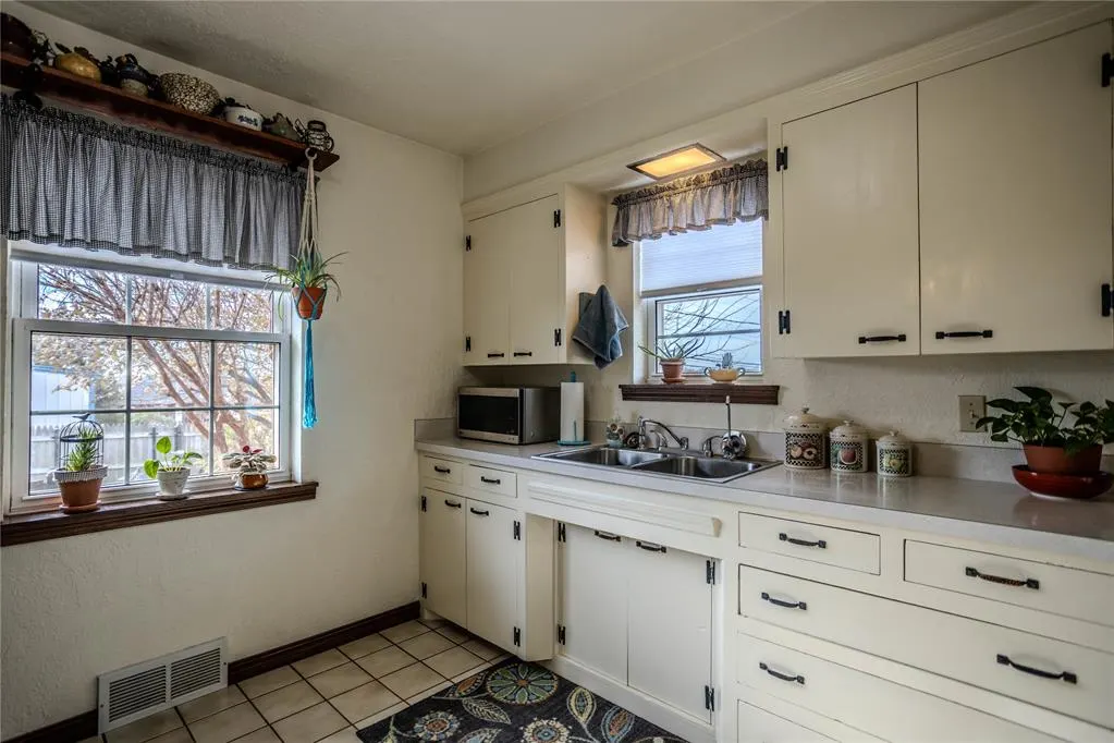 Photo 8 — 119 Elaine Drive, Cordell, OK 73632