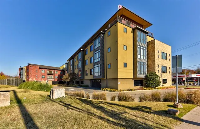 Front exterior — 401 E Boyd Street 310, Norman, OK 73069