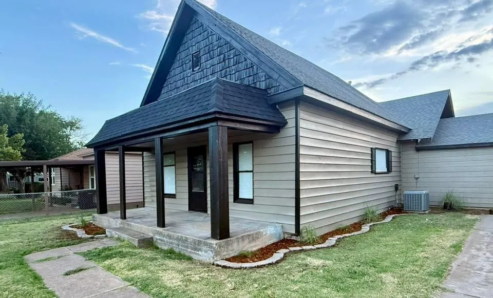 Front exterior — 116 S 7TH Street, Sentinel, OK 73664