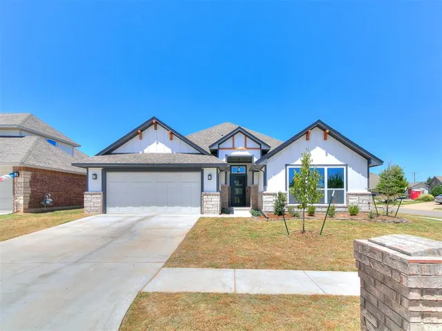 Photo 2 — 913 SW 141st Street, Oklahoma City, OK 73170