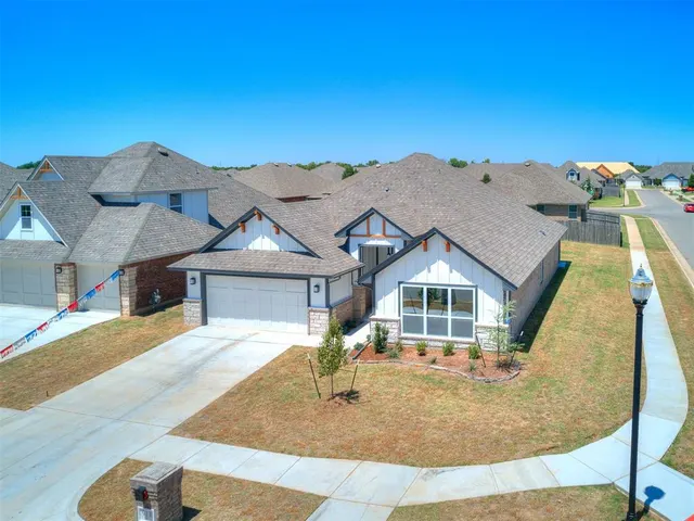 Photo 4 — 913 SW 141st Street, Oklahoma City, OK 73170
