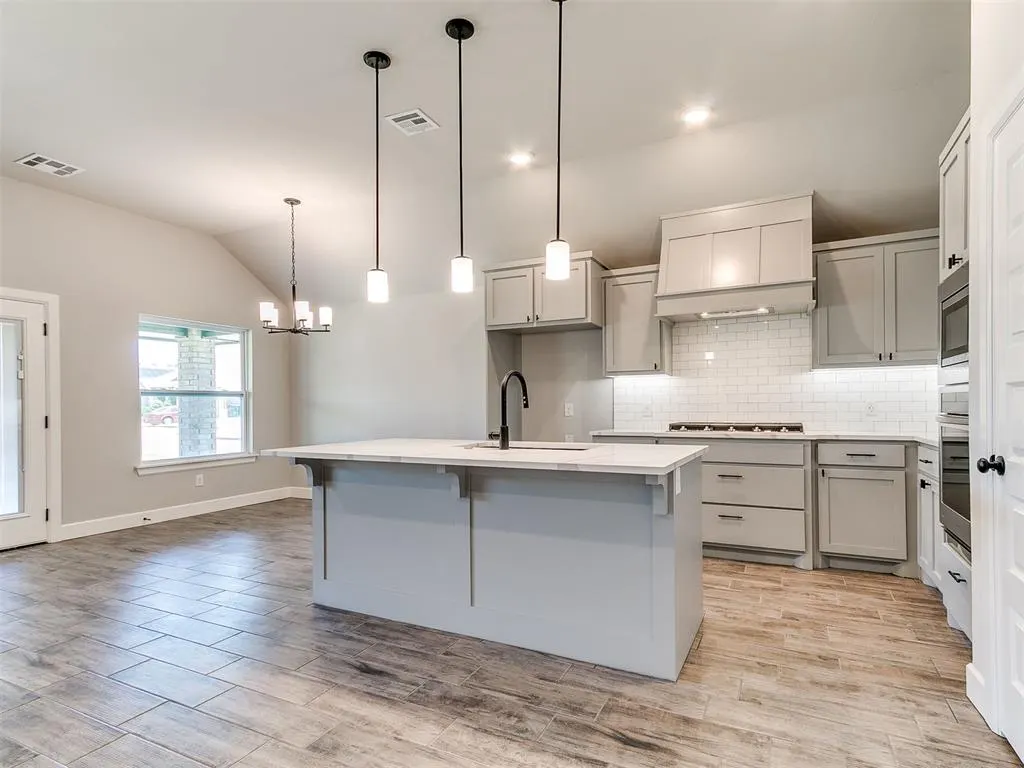 Photo 11 — 913 SW 141st Street, Oklahoma City, OK 73170