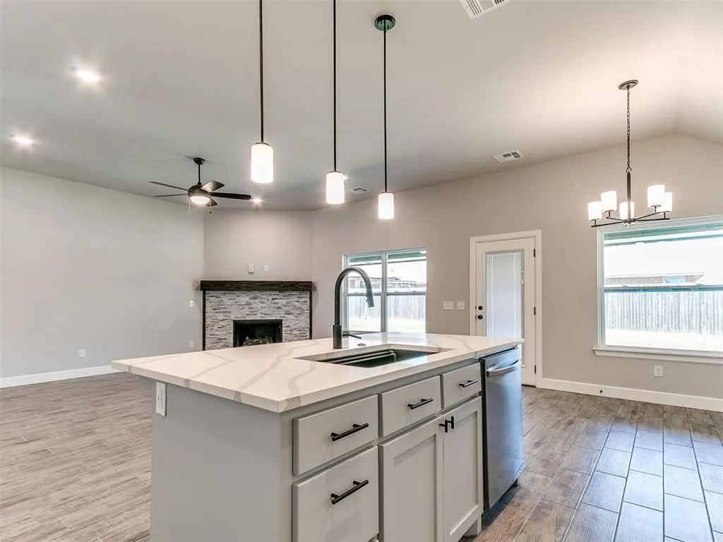 Photo 16 — 913 SW 141st Street, Oklahoma City, OK 73170
