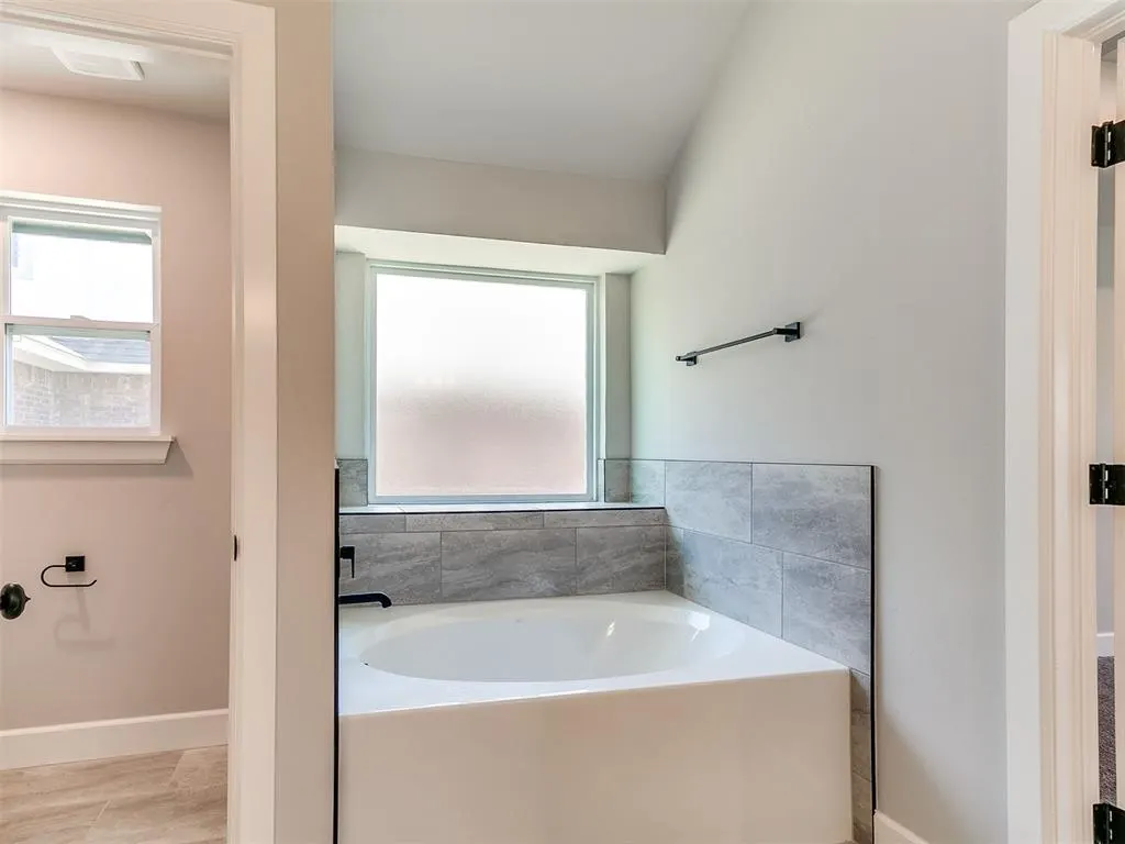 Photo 22 — 913 SW 141st Street, Oklahoma City, OK 73170