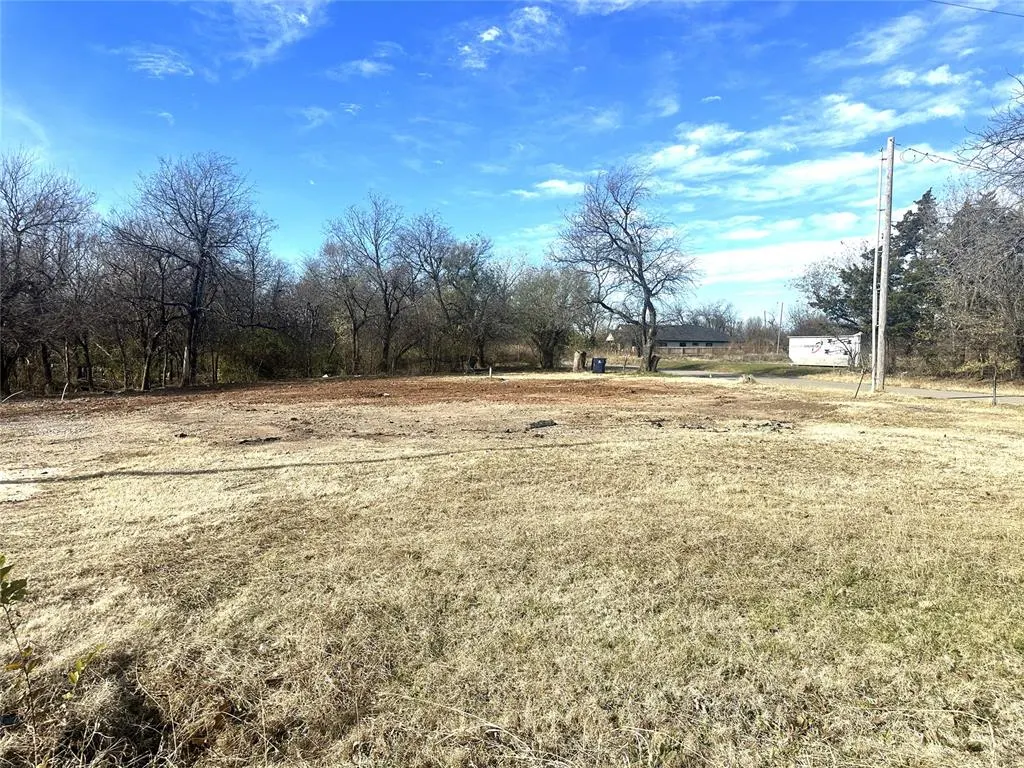 Photo 3 — 9929 N Shartel Avenue, Oklahoma City, OK 73114