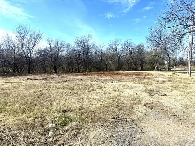 Photo 5 — 9929 N Shartel Avenue, Oklahoma City, OK 73114