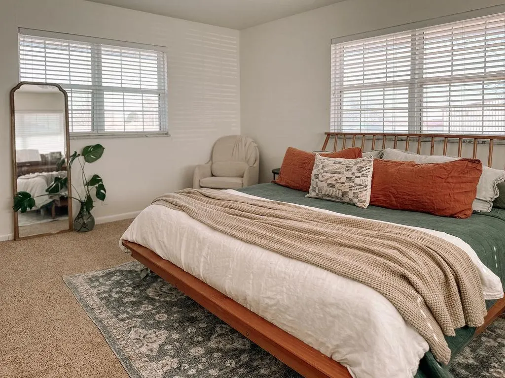 Photo 2 — 619 N Marion Avenue, Hinton, OK 73047