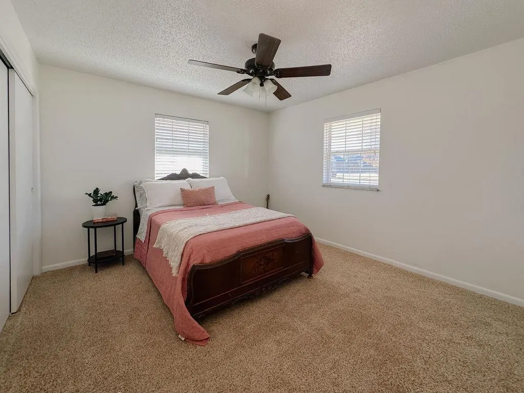 Photo 8 — 619 N Marion Avenue, Hinton, OK 73047