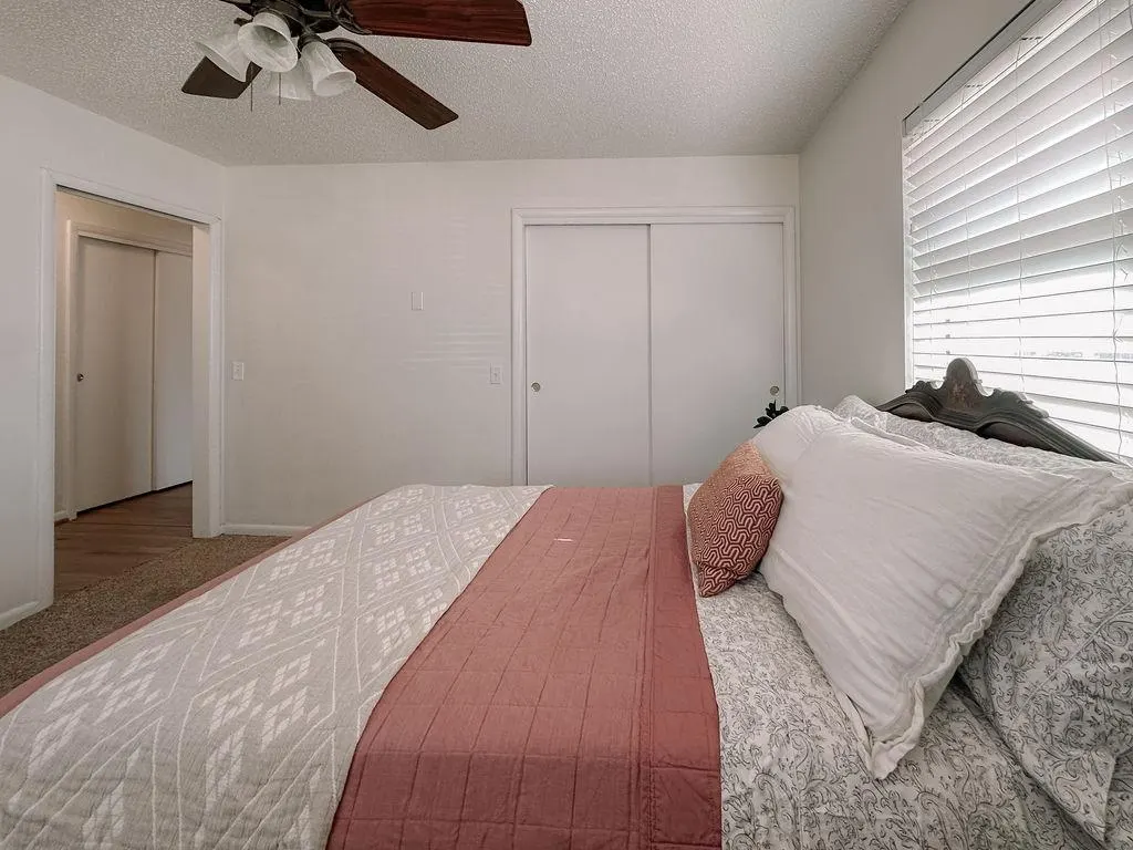Photo 9 — 619 N Marion Avenue, Hinton, OK 73047