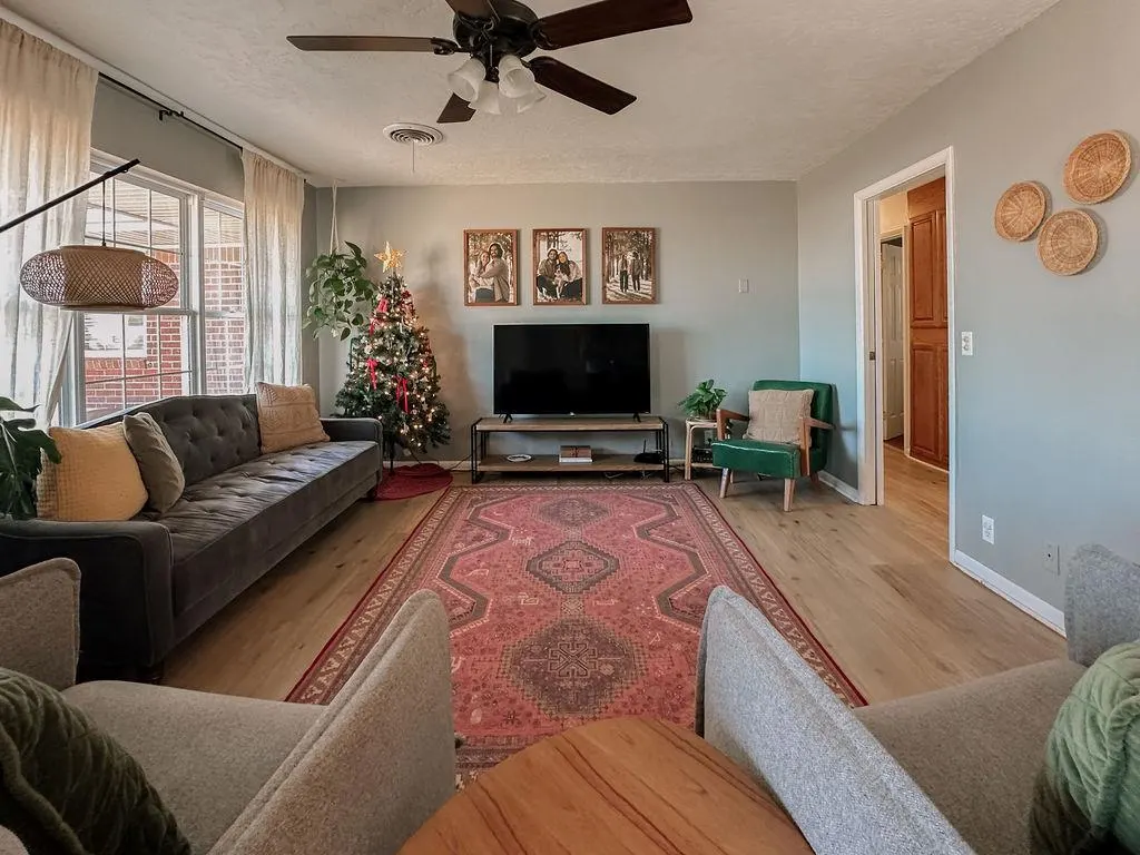 Photo 15 — 619 N Marion Avenue, Hinton, OK 73047