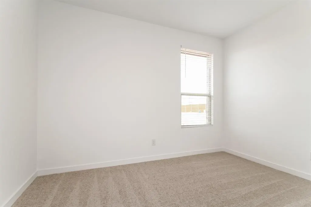Photo 11 — 1908 Ponderosa Pine Lane, Mustang, OK 73128